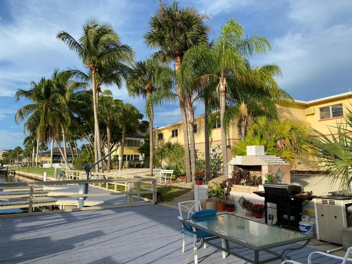 קייפ קורל Hideaway Waterfront Resort מראה חיצוני תמונה