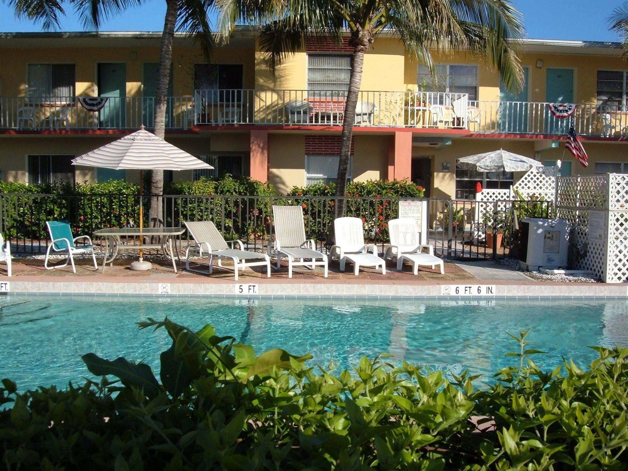 קייפ קורל Hideaway Waterfront Resort מראה חיצוני תמונה