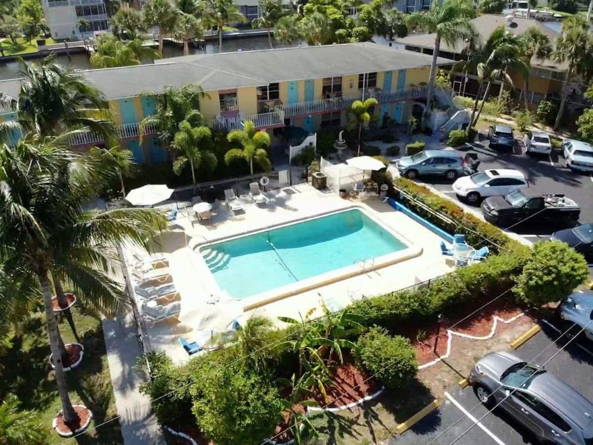 קייפ קורל Hideaway Waterfront Resort מראה חיצוני תמונה